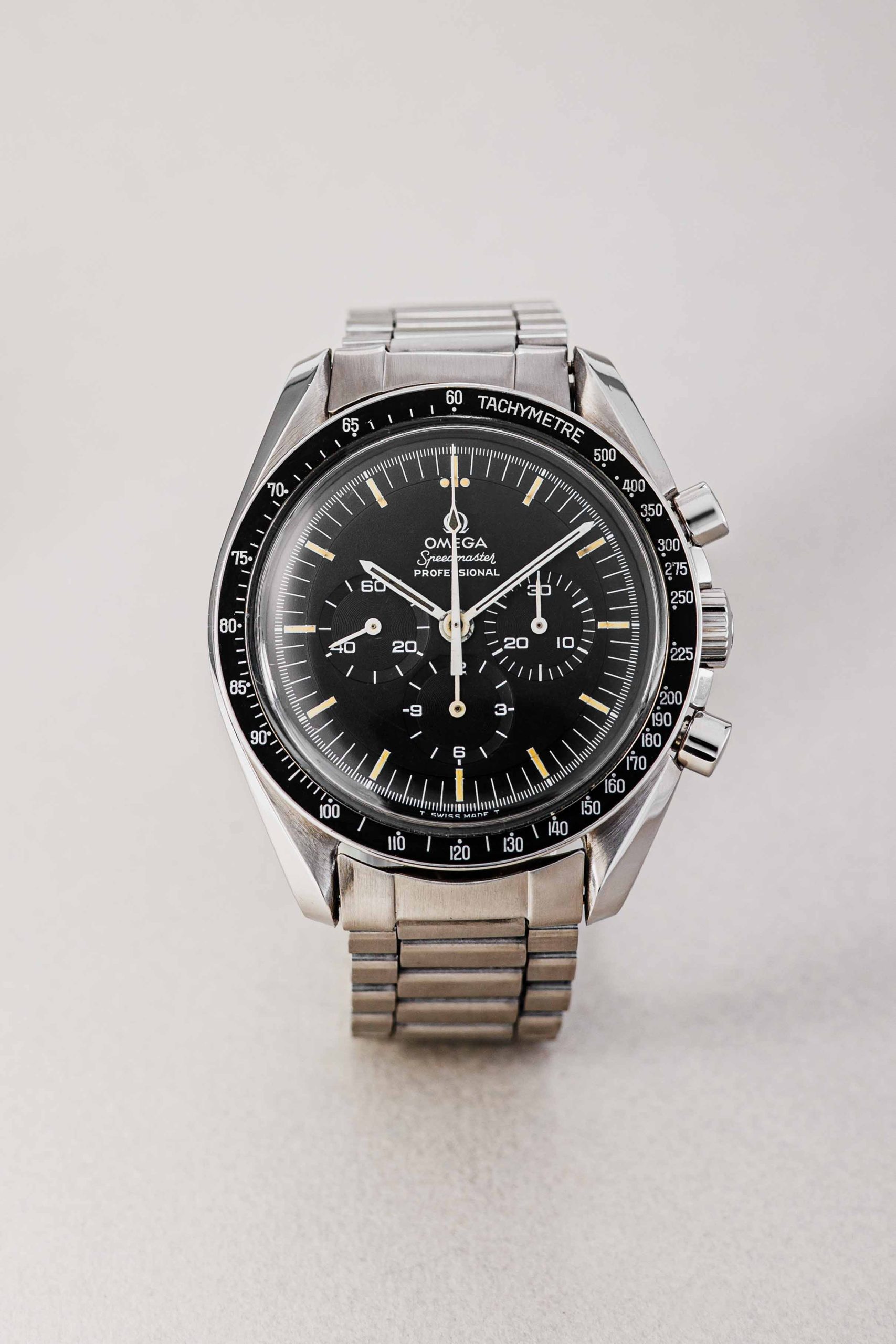 Omega-44378135-1