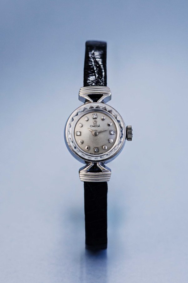 Omega Cocktail lady