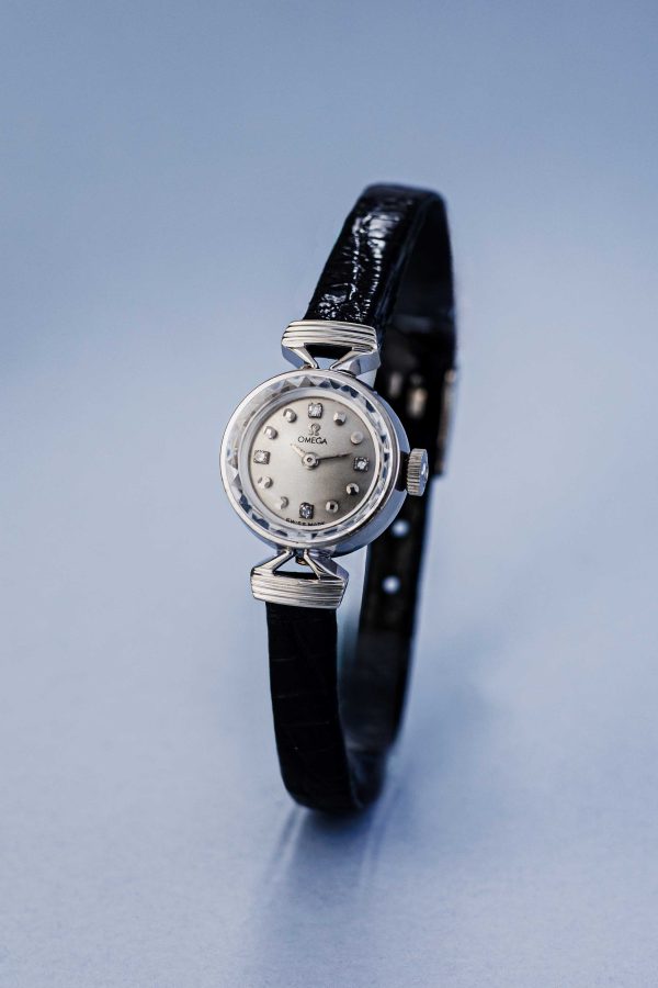 Omega Cocktail lady - Image 2