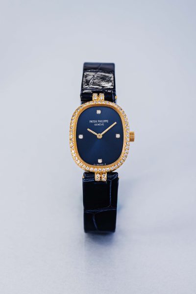 Patek Philippe Elllipse 18K yellow gold Dark blue dial with 4 brilliants and brilliants on the case
