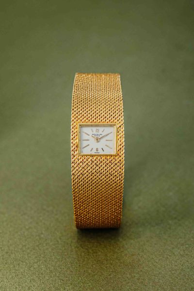 Patek Philippe18k yellow gold Ladies NOS with hangtag