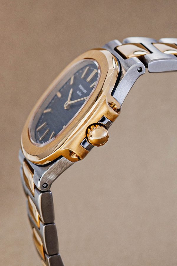 Patek Philippe Nautilus 27mm Ref. 4700 + SP - Image 3