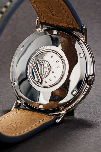 Omega-44378763-5