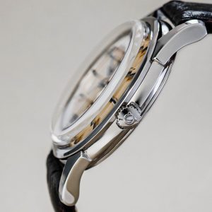 Omega-44378934-3
