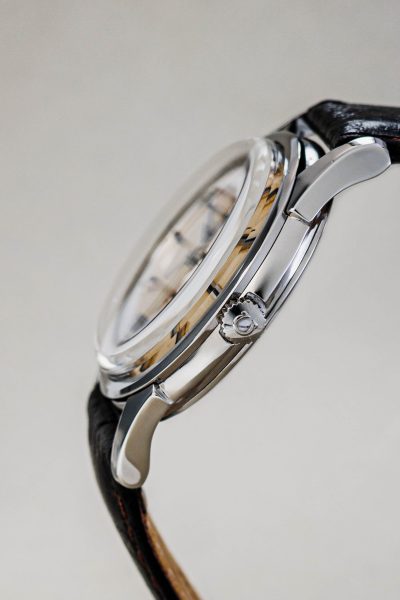Omega-44378934-3