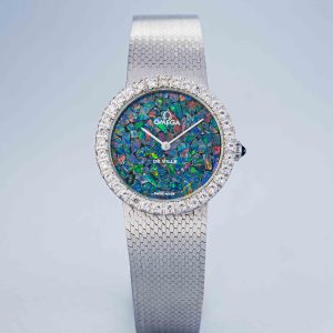 Omega-44377332-1