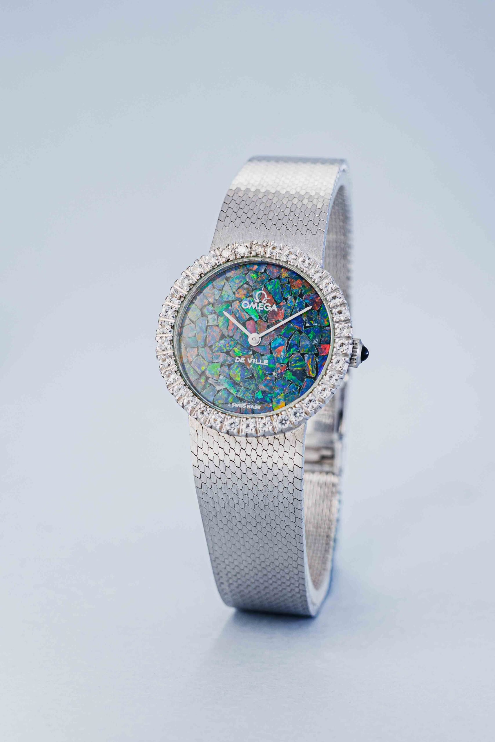 Omega-44377332-2