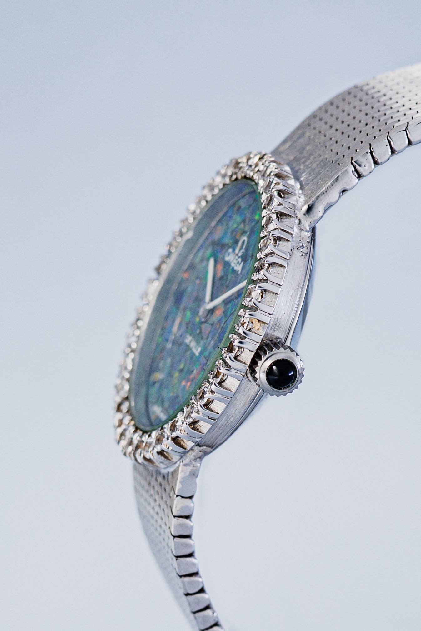 Omega-44377332-3