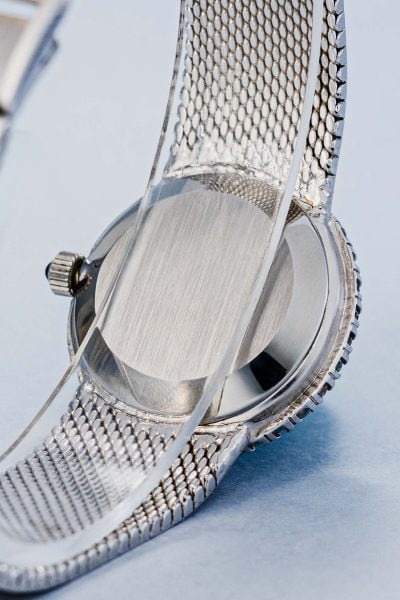 Omega-44377332-4